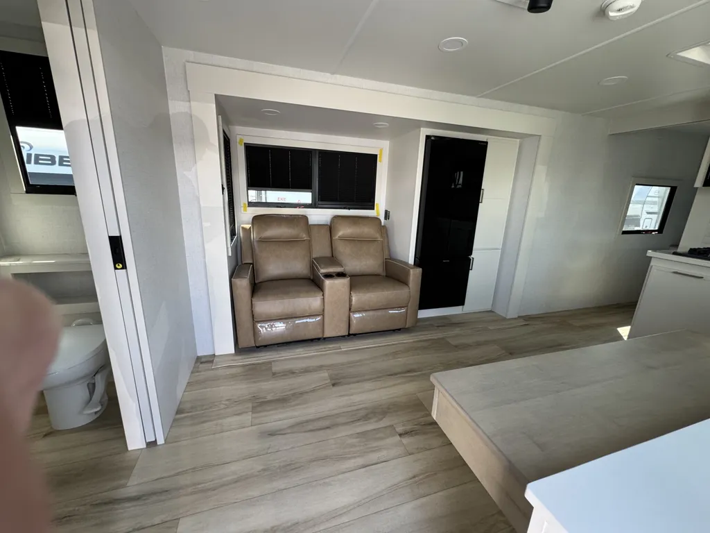 2025 Brinkley MODEL I 265, Photos photo 6