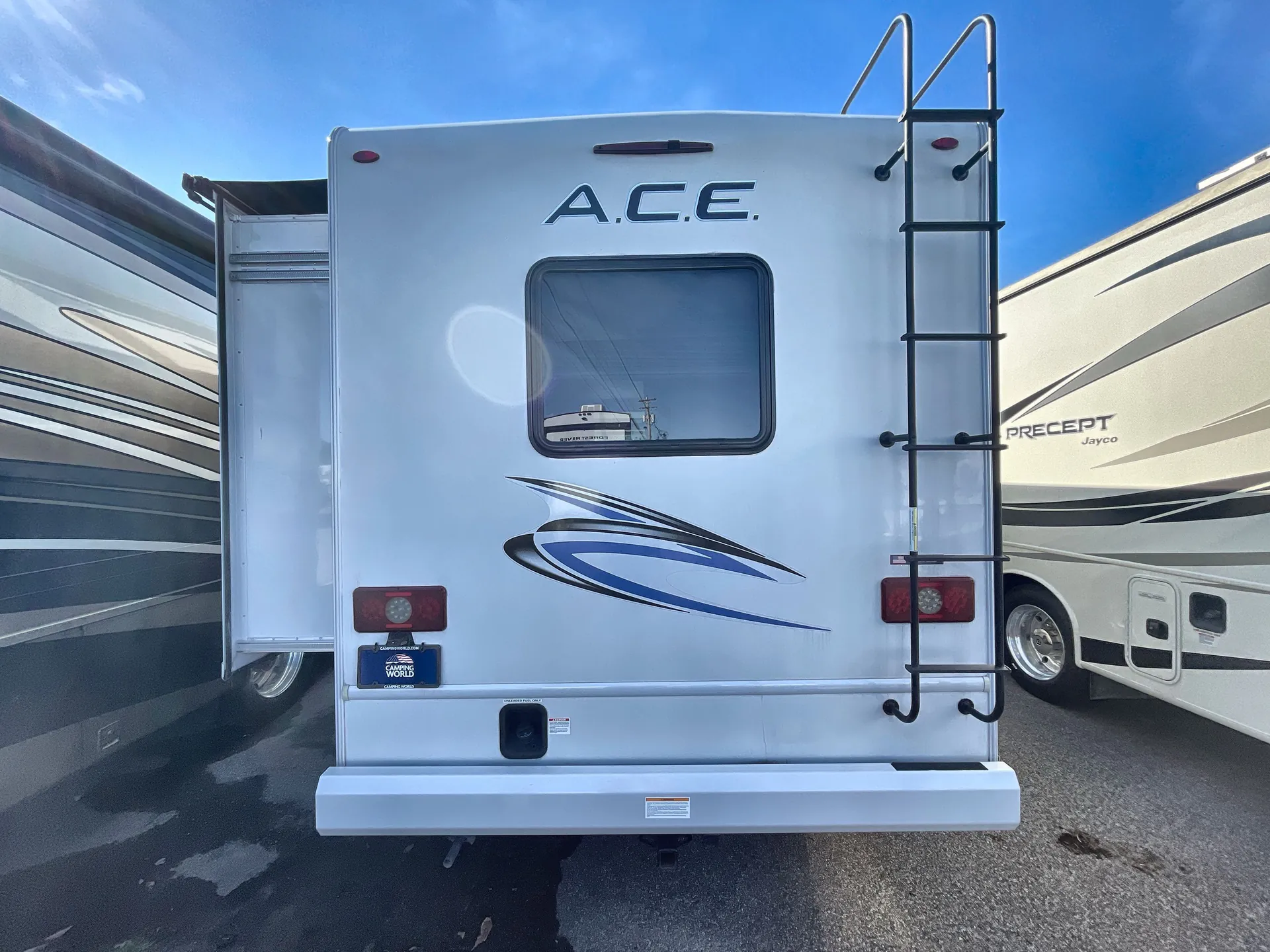 2023 Thor Motor Coach A.C.E 29D — living area main