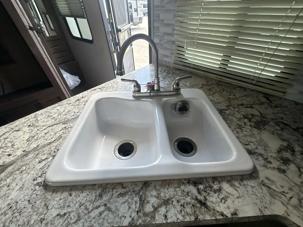 2018 Forest River RV Surveyor Legend 295QBLE, Photos photo 20