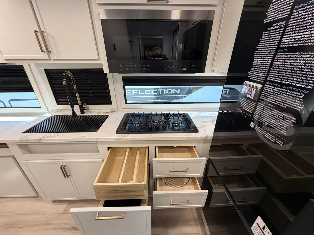 2026 Brinkley Model Ix 20X, Photos photo 7