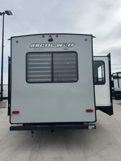 2022 Forest River Cherokee Arctic Wolf 3880 SUITE, Photos photo 4