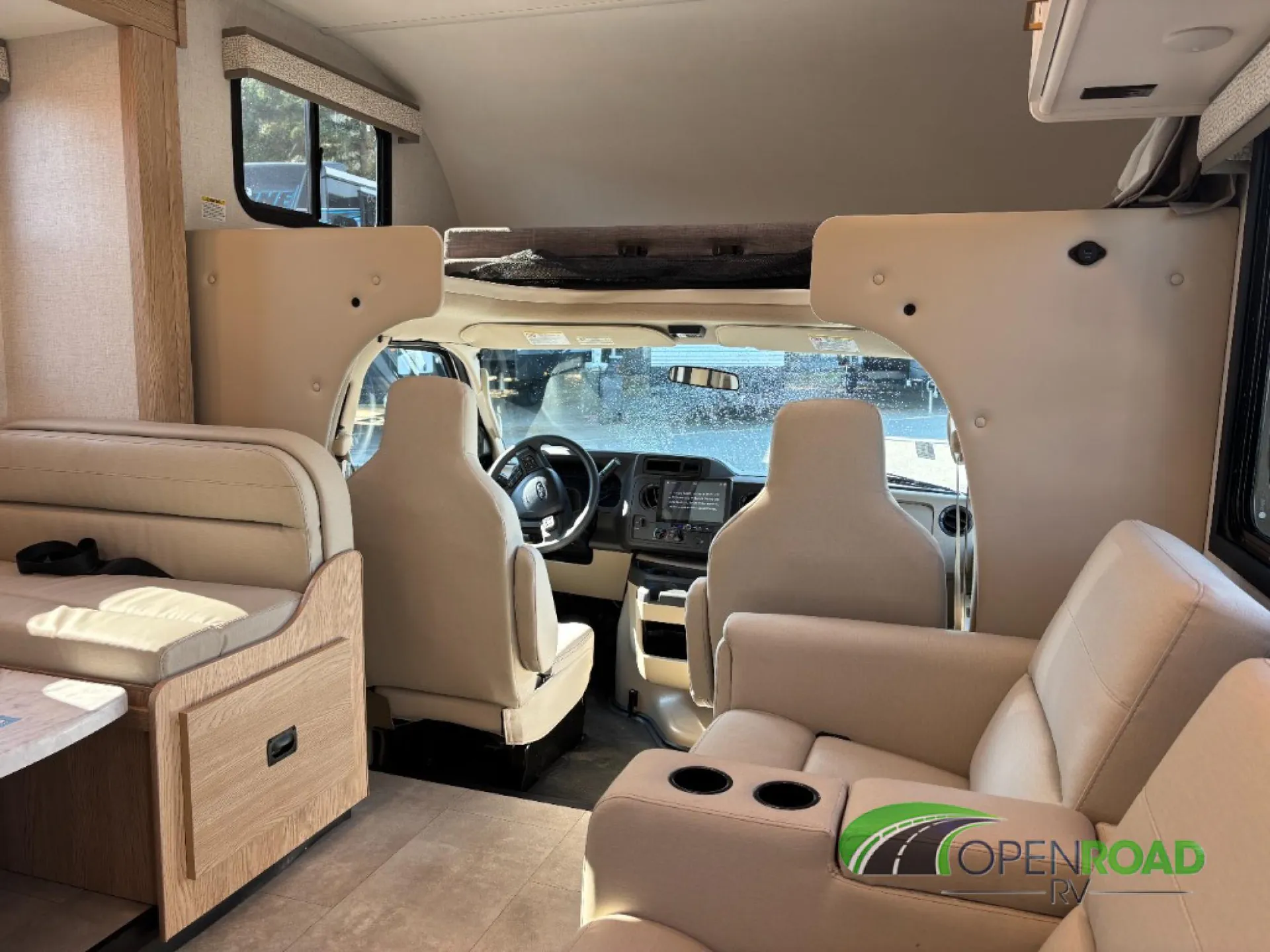 2026 Thor Motor Coach Chateau 29K - Photo 4