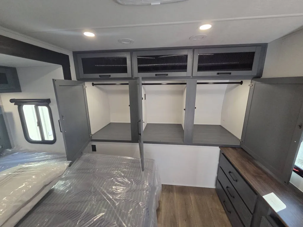 2027 Forest River Solaire 3060RKTS, Photos photo 43