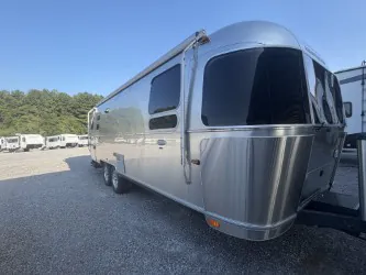 2012 Airstream International 27FB - Photo 2