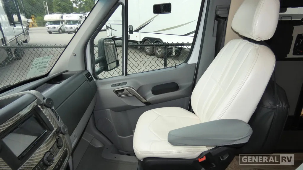 2019 Tiffin Wayfarer 24 FW, Photos photo 12