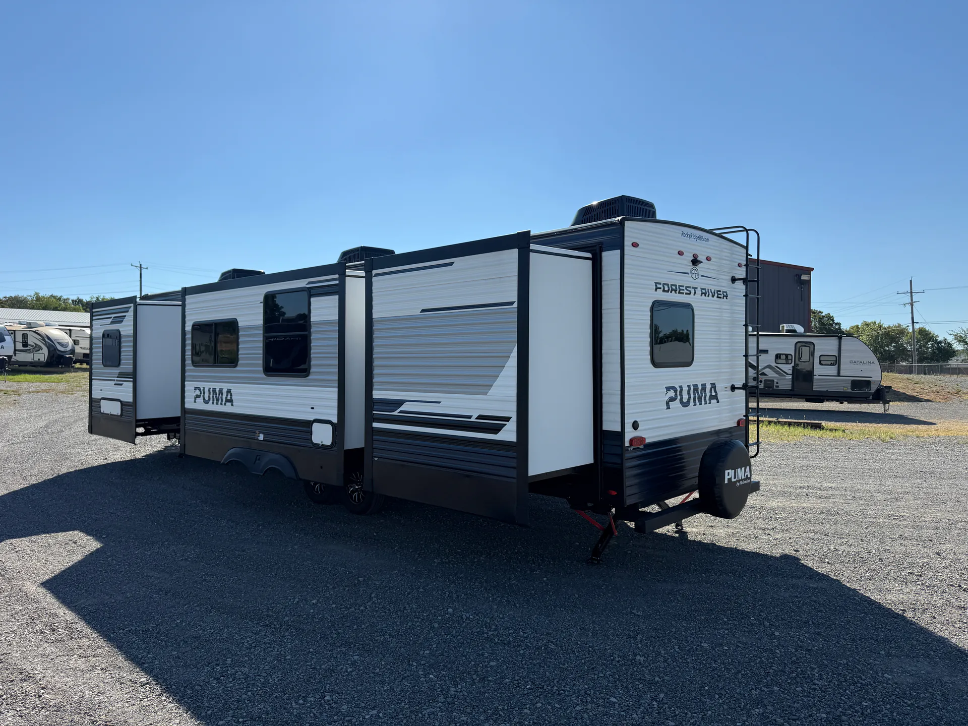 2027 Forest River Puma 32BHFS — Photo 5