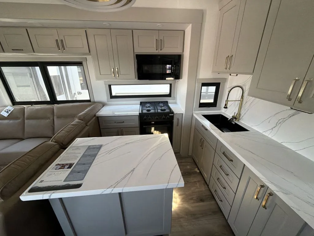2026 Brinkley Model G 4150, Photos photo 15