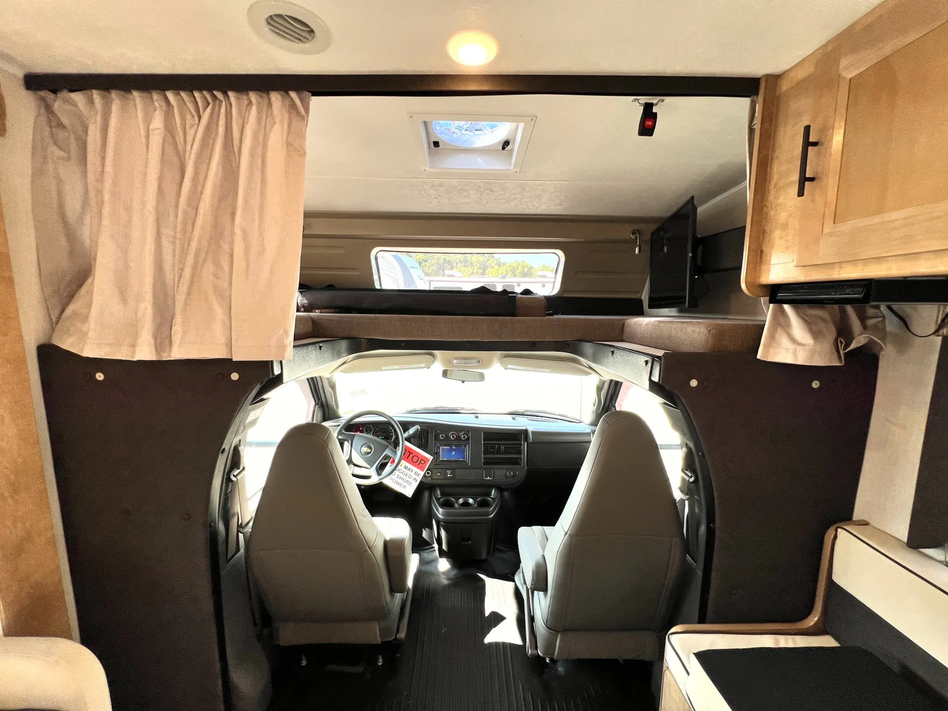 2021 Coachmen Leprechaun Premier 260DS dealer photo 9 from Zoomers RV