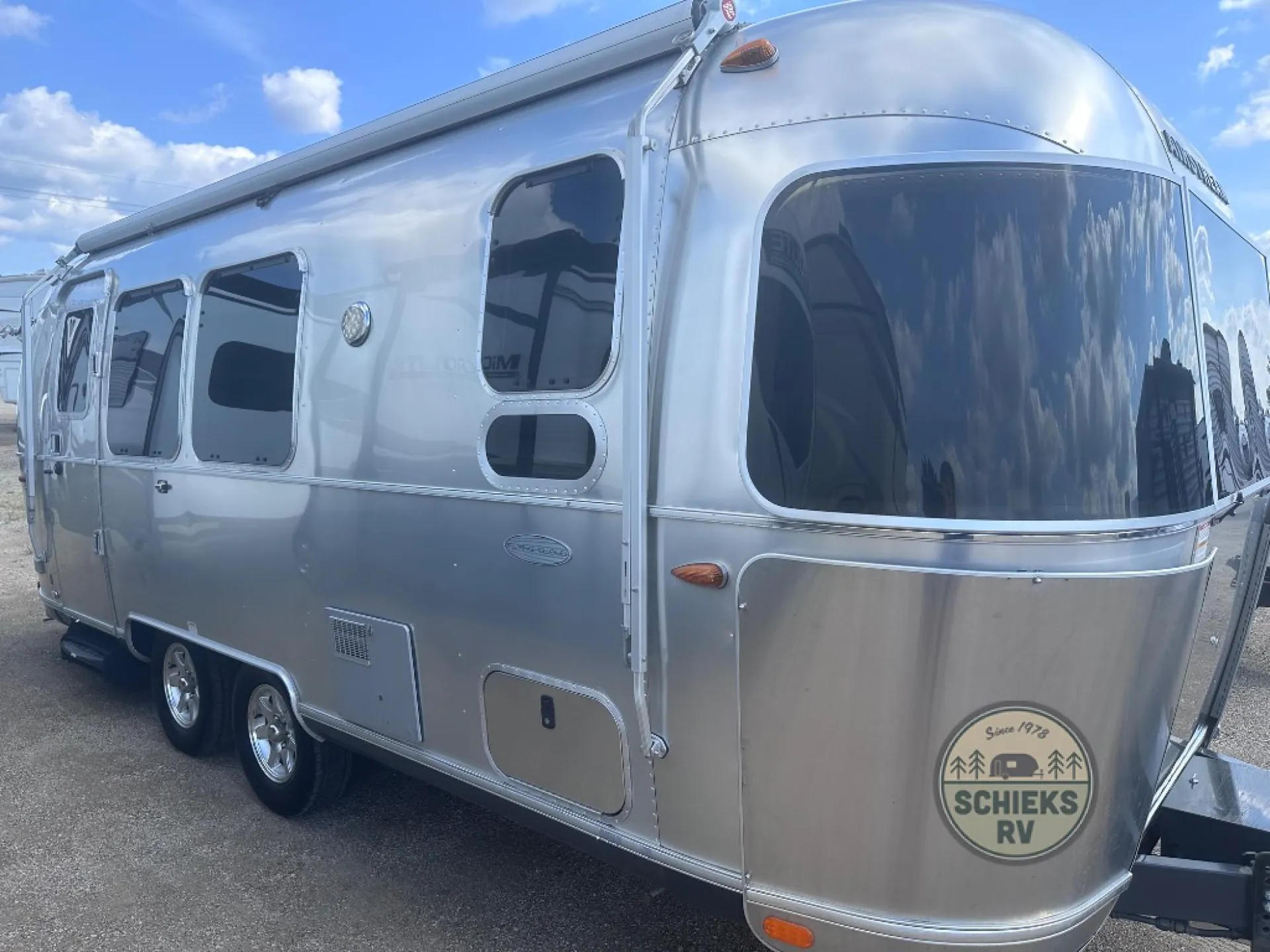 2016 Airstream Flying Cloud 23FB - Photo 3