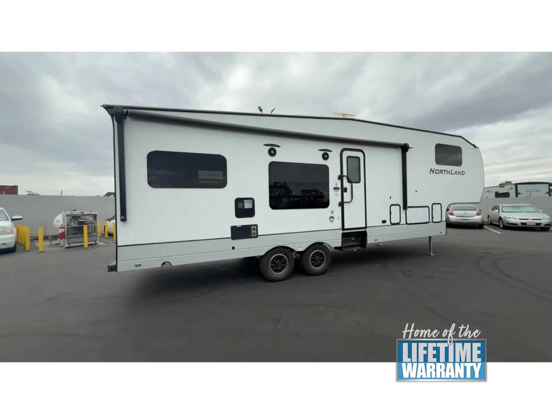 2024 Genesis Supreme Northland Limited 315RKS - Photo 3