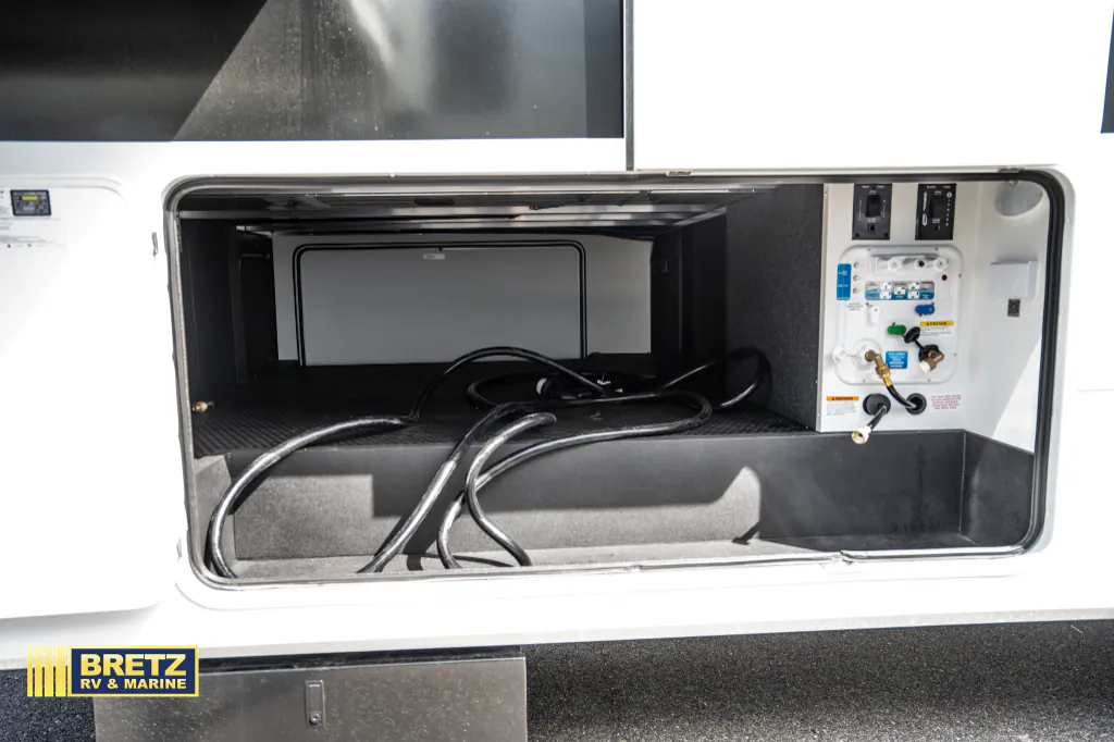 2026 Brinkley Model Z 3600, Photos photo 11