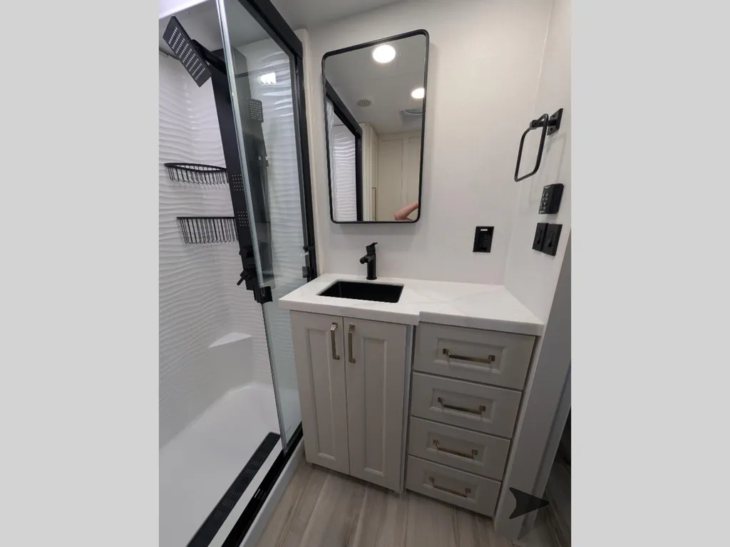 2027 Brinkley Model G 3970, Photos photo 47