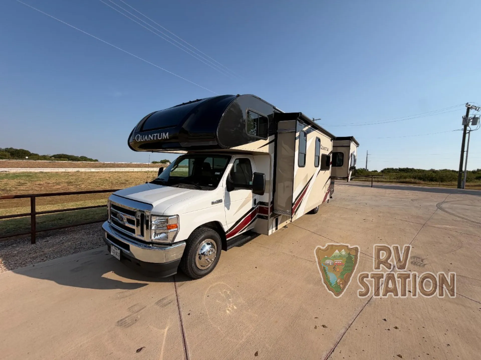 2021 Thor Motor Coach Quantum KW29 - Photo 2