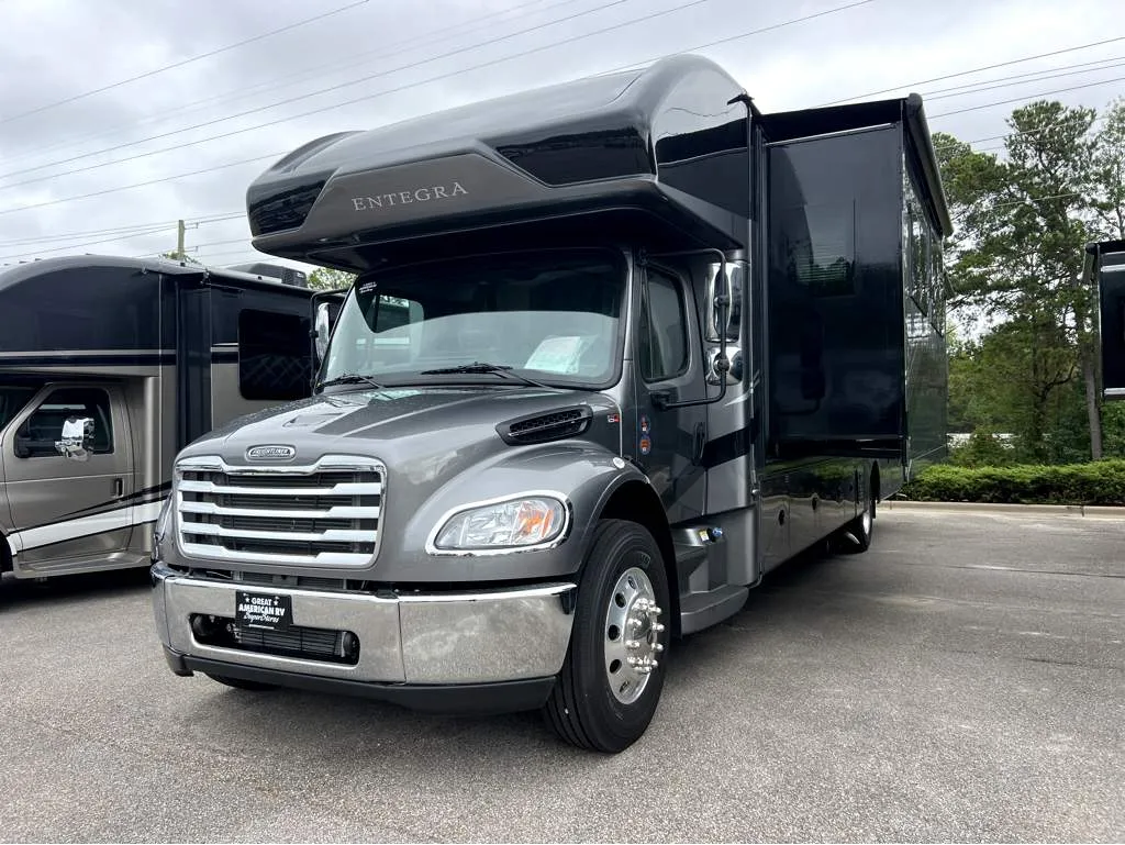 2026 Entegra Coach Accolade 37M - Photo 3