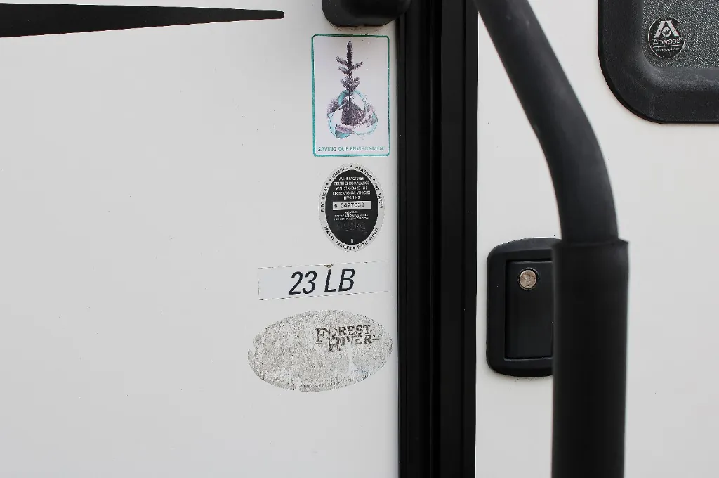 2014 Forest River RV Flagstaff Micro Lite 23LB — Photo 6