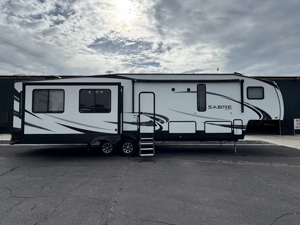 2019 Forest River Sabre 36BHQ, Photos photo 16