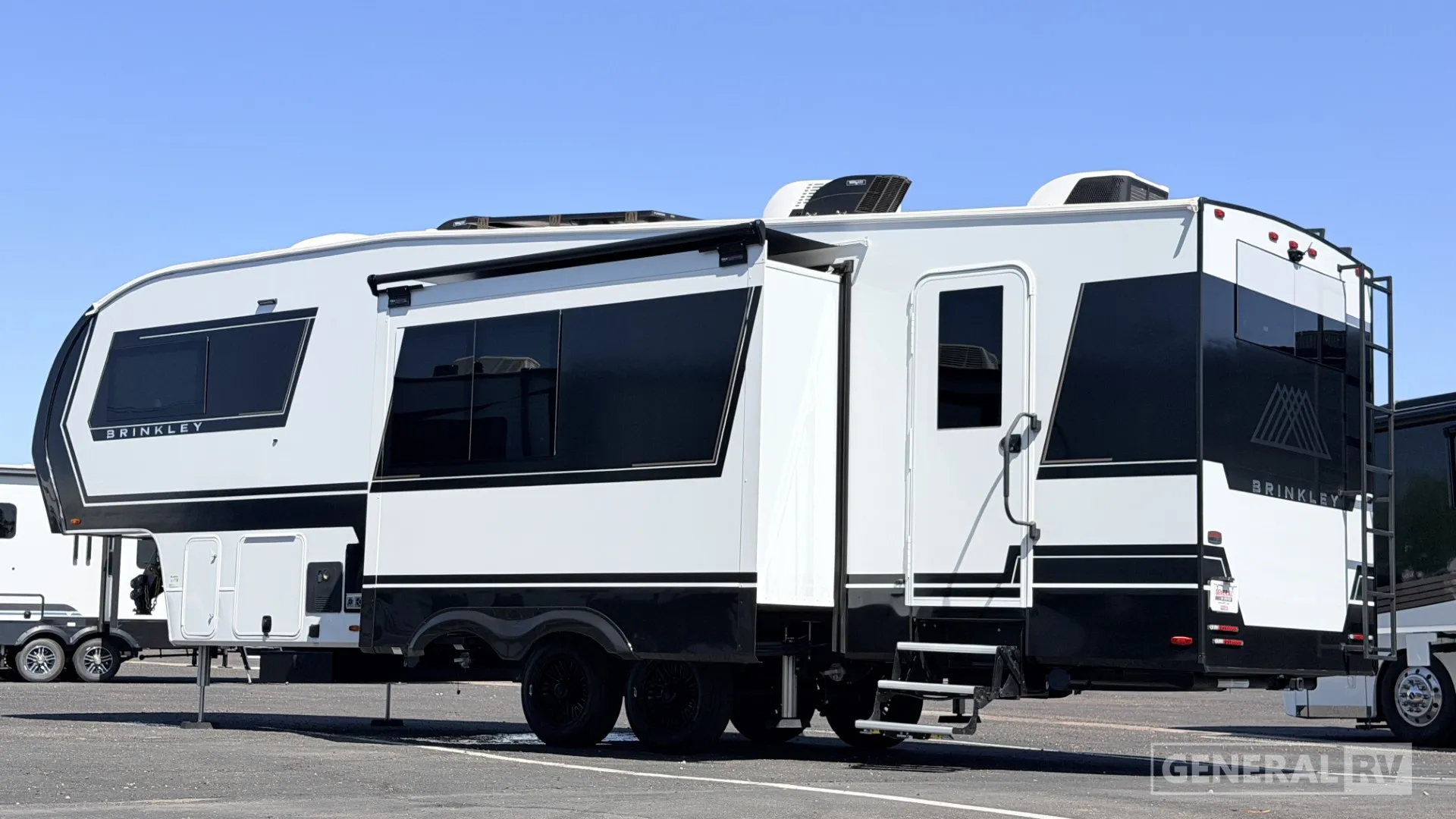 2026 Brinkley Model Z 2810 - Photo 4