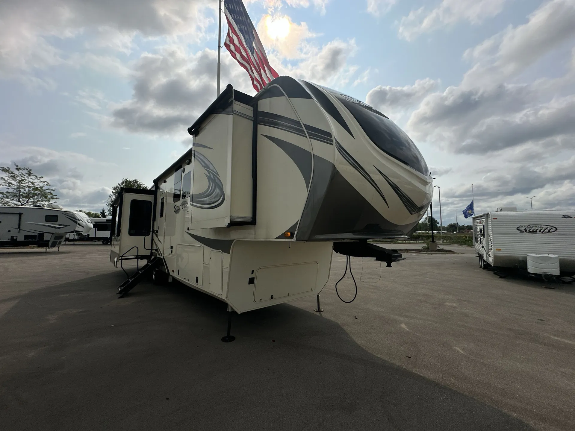 2020 Grand Design Solitude 373FB - Photo 2