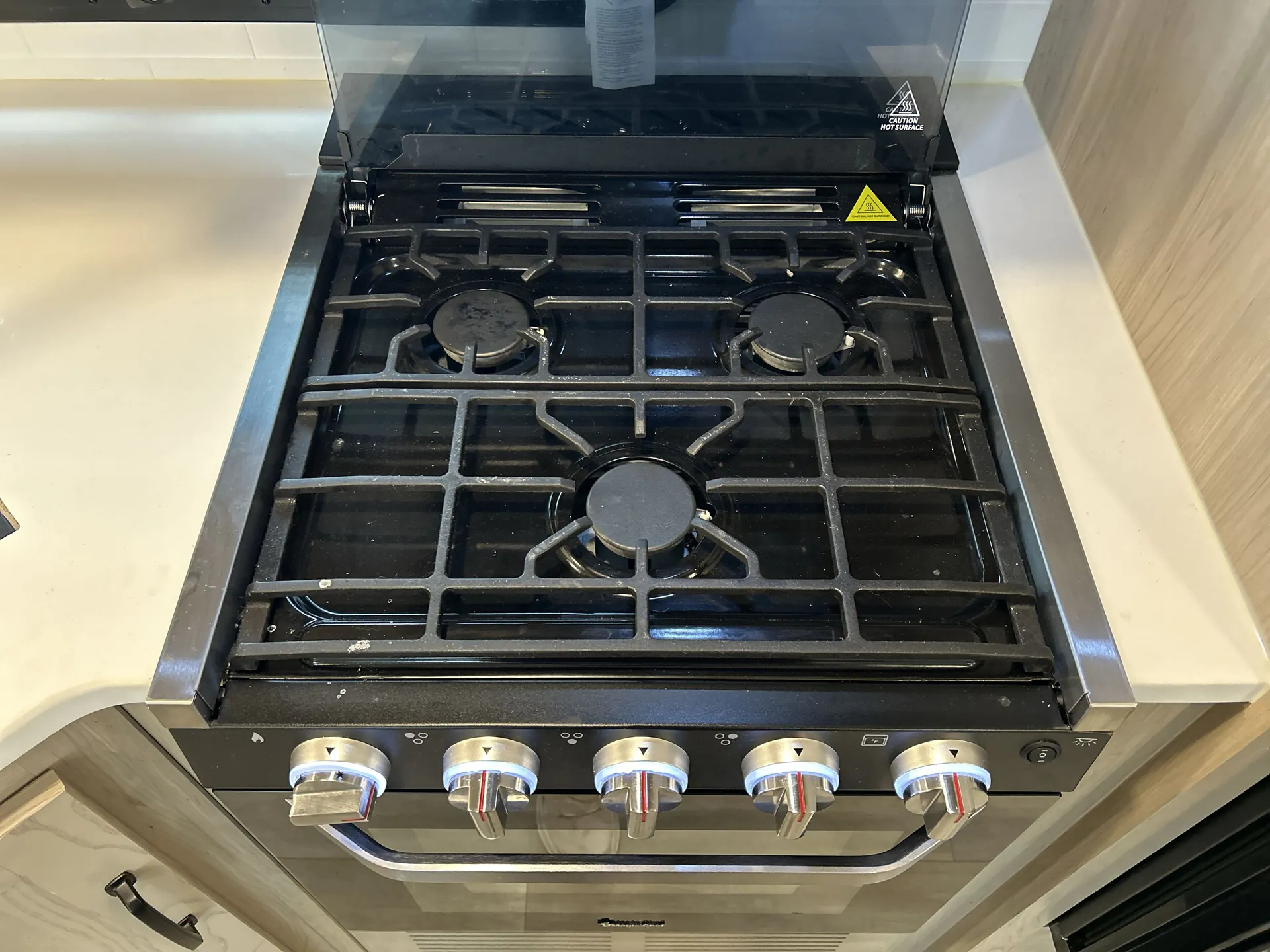 2024 Forest River Flagstaff Super Lite 27BHWS — stove oven