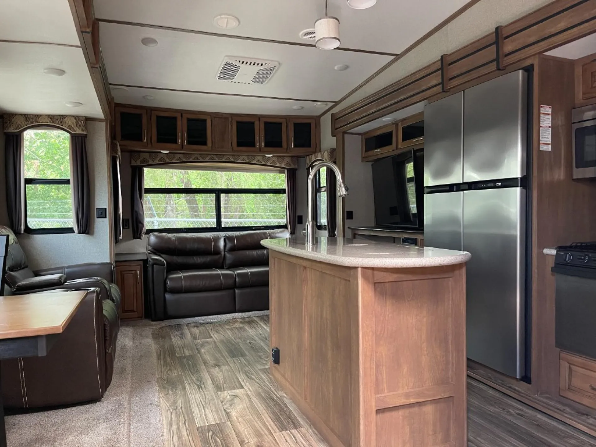 2018 Keystone Laredo 358BP - Photo 4
