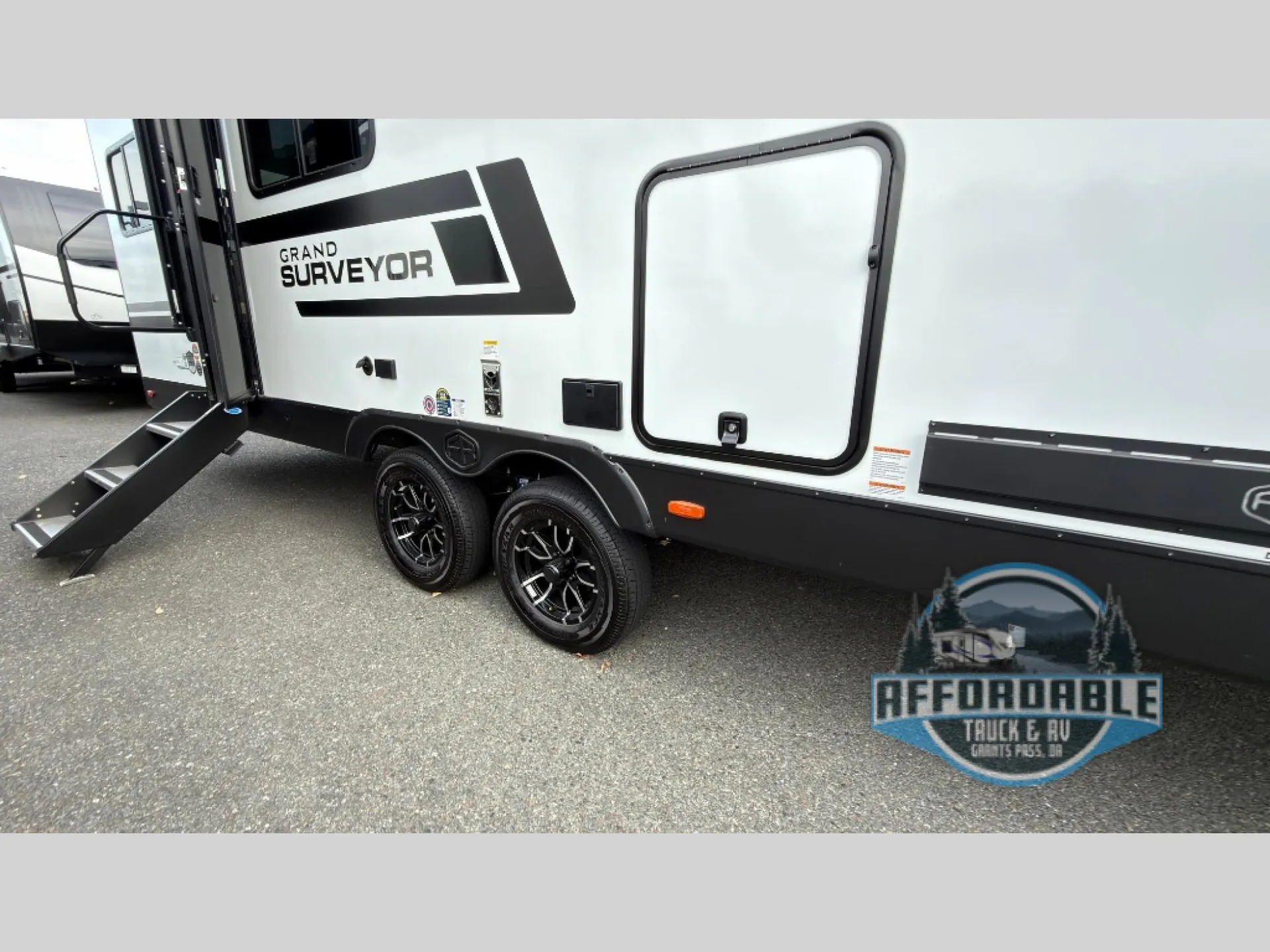 2027 Forest River Grand Surveyor 253RLS — Photo 5