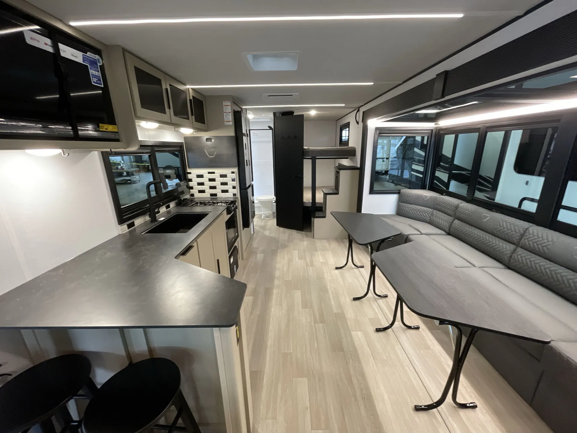 2026 Keystone Walkabout 26MAX — living area main