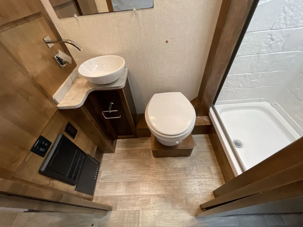 2019 Tiffin Wayfarer 24 FW, Photos photo 12