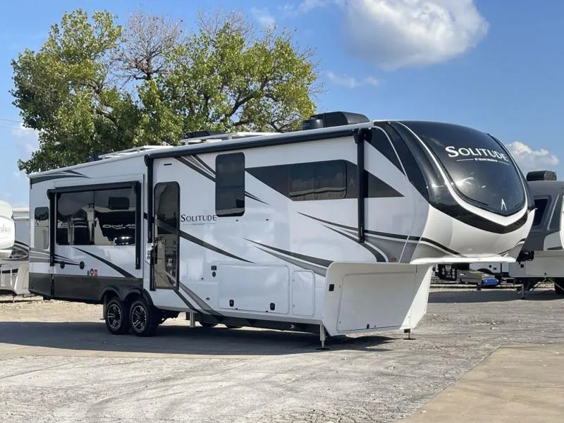 2026 Grand Design Solitude 370DV - Photo 2