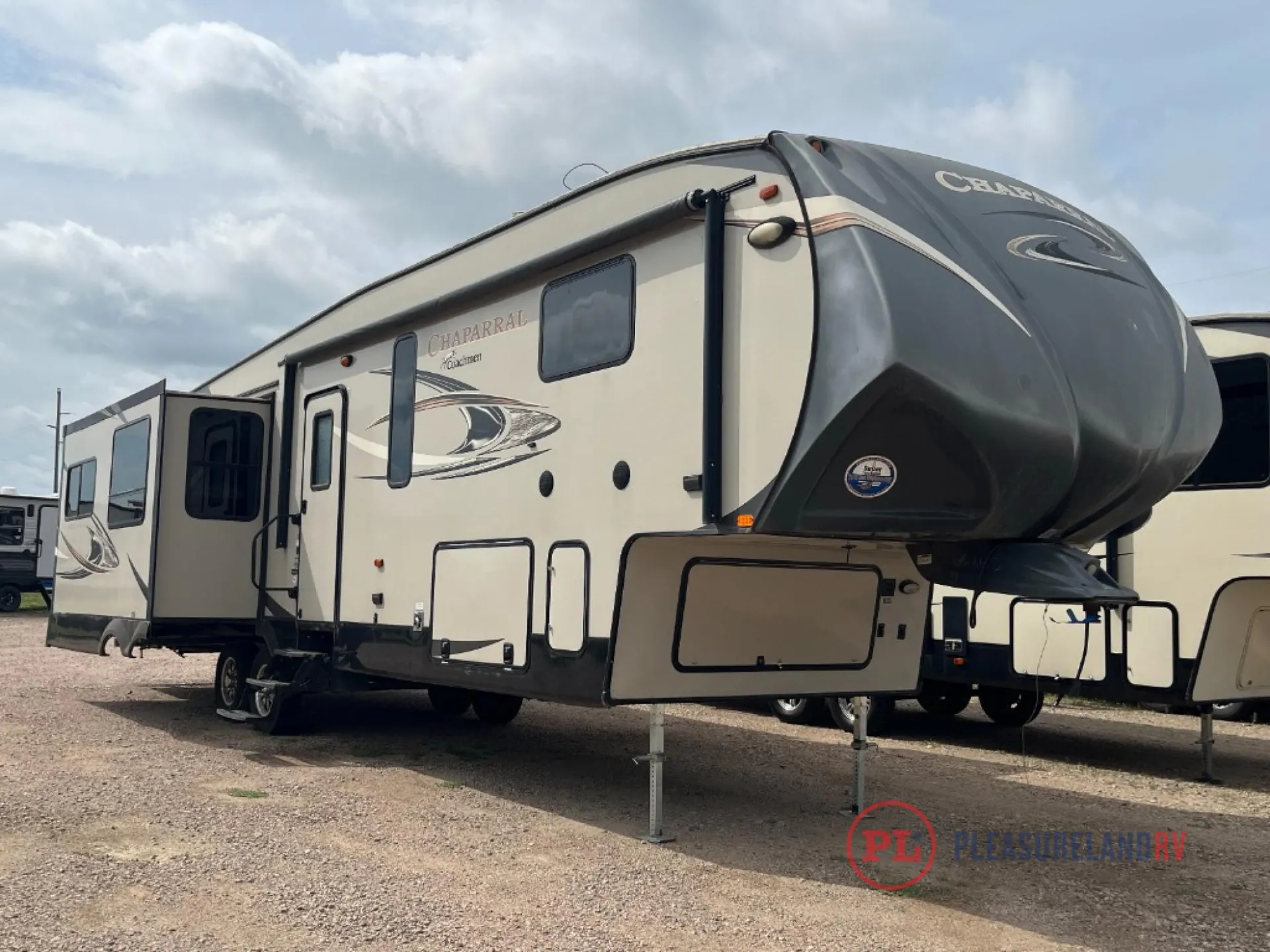 2015 Coachmen Chaparral 360IBL dealer photo 1 from Pleasureland RV Center