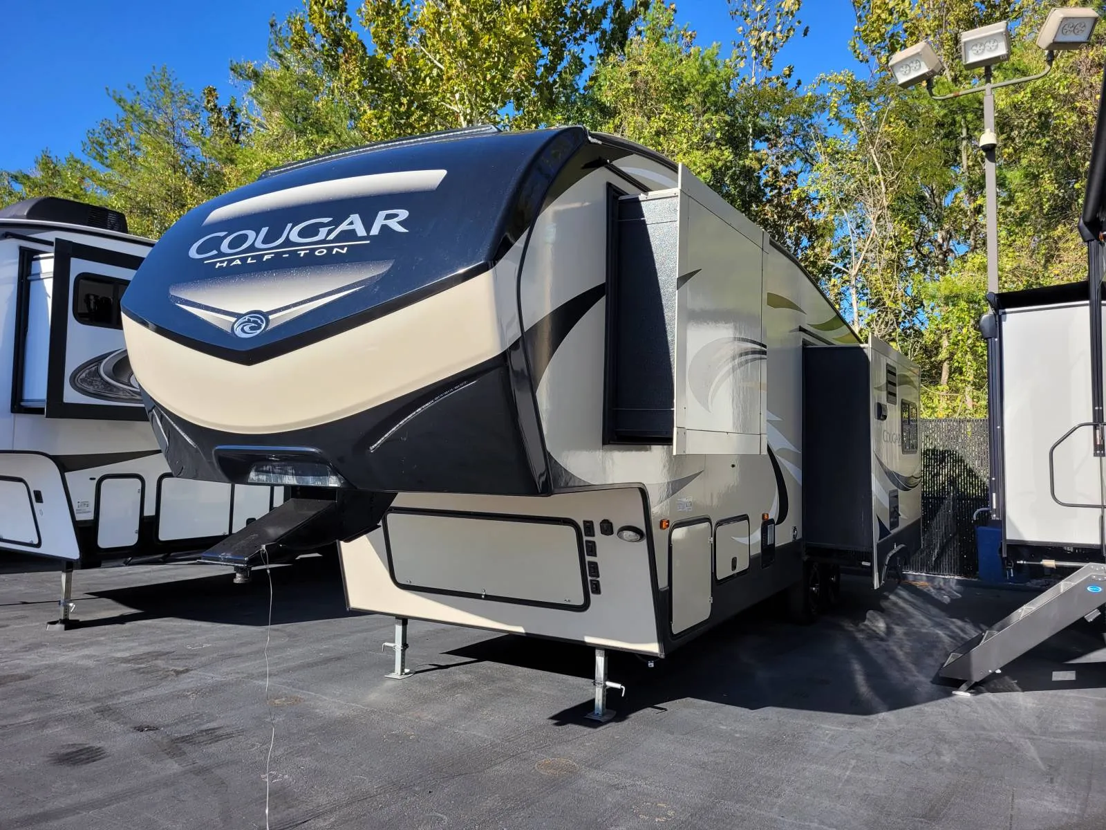2018 Keystone Cougar HT FW 28SGS - Photo 4