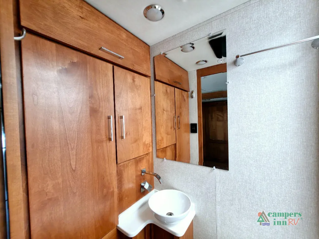 2019 Tiffin Wayfarer 24 FW, Photos photo 11