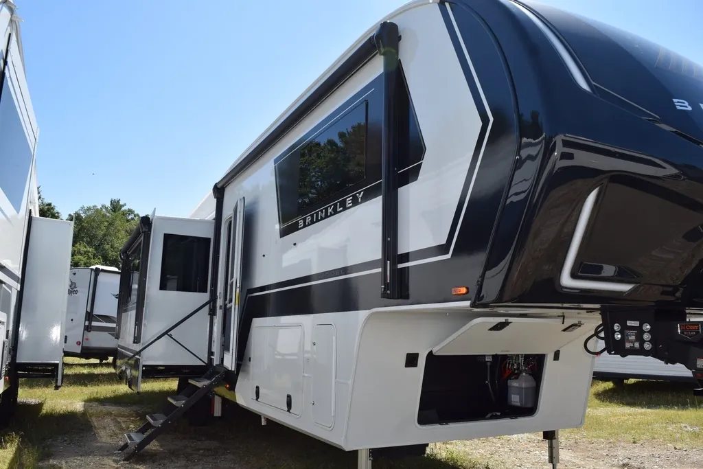 2026 Brinkley Model Z 3515, Photos photo 4