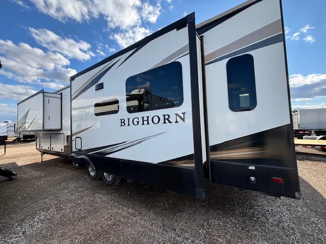 2022 HEARTLAND RV BIG HORN 3960LS - Photo 3