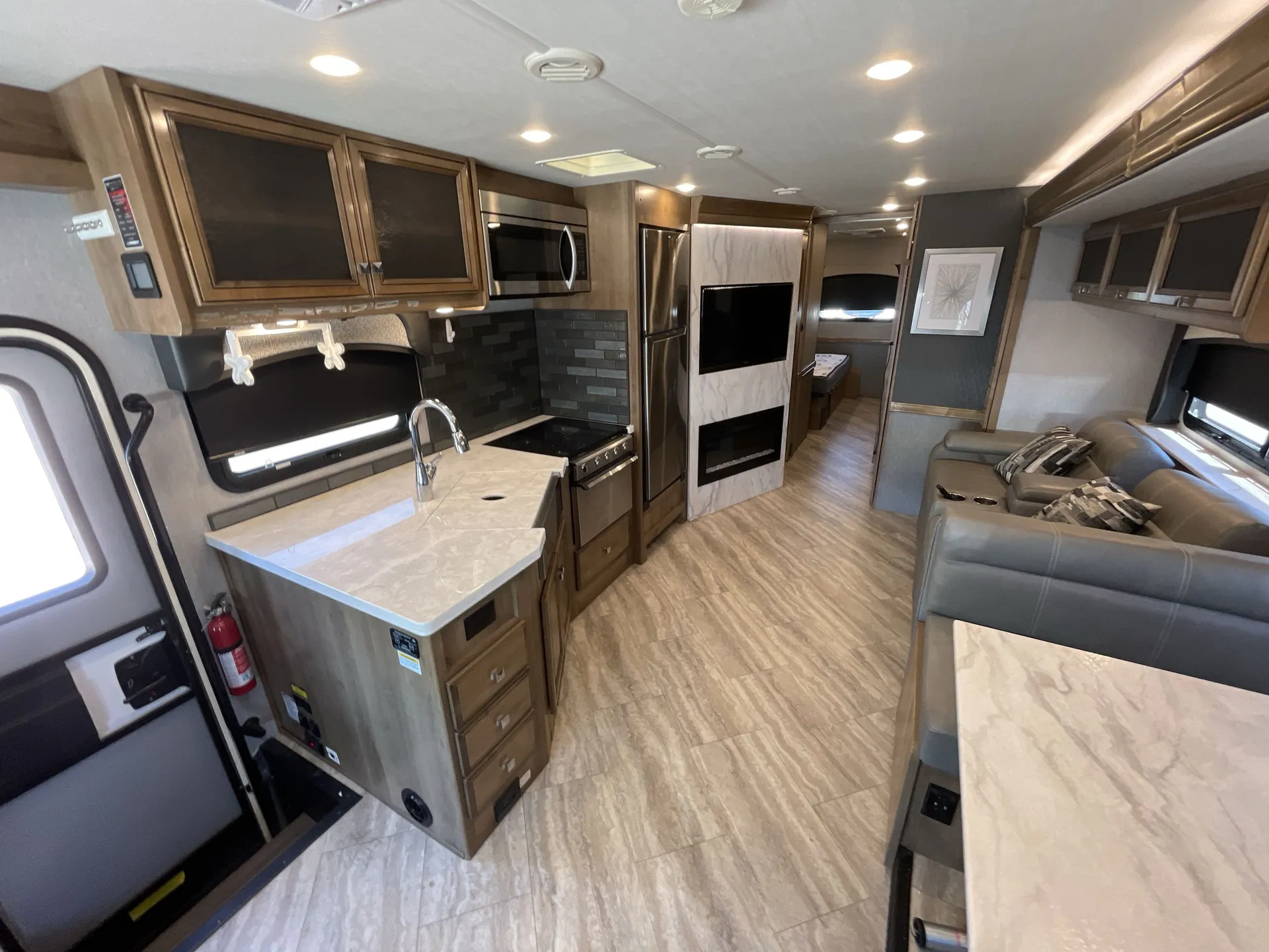 2021 Fleetwood Fortis 34MB — living area main