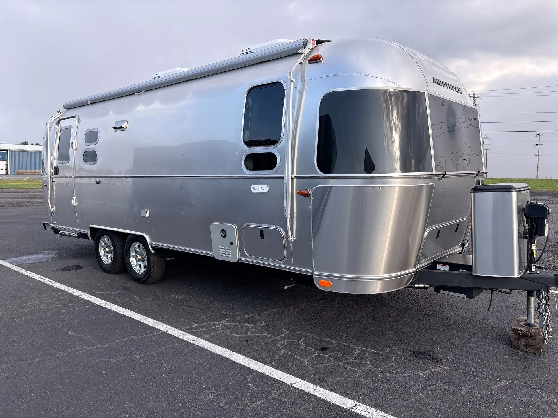 2025 Airstream Flying Cloud 25FB Twin - Photo 2