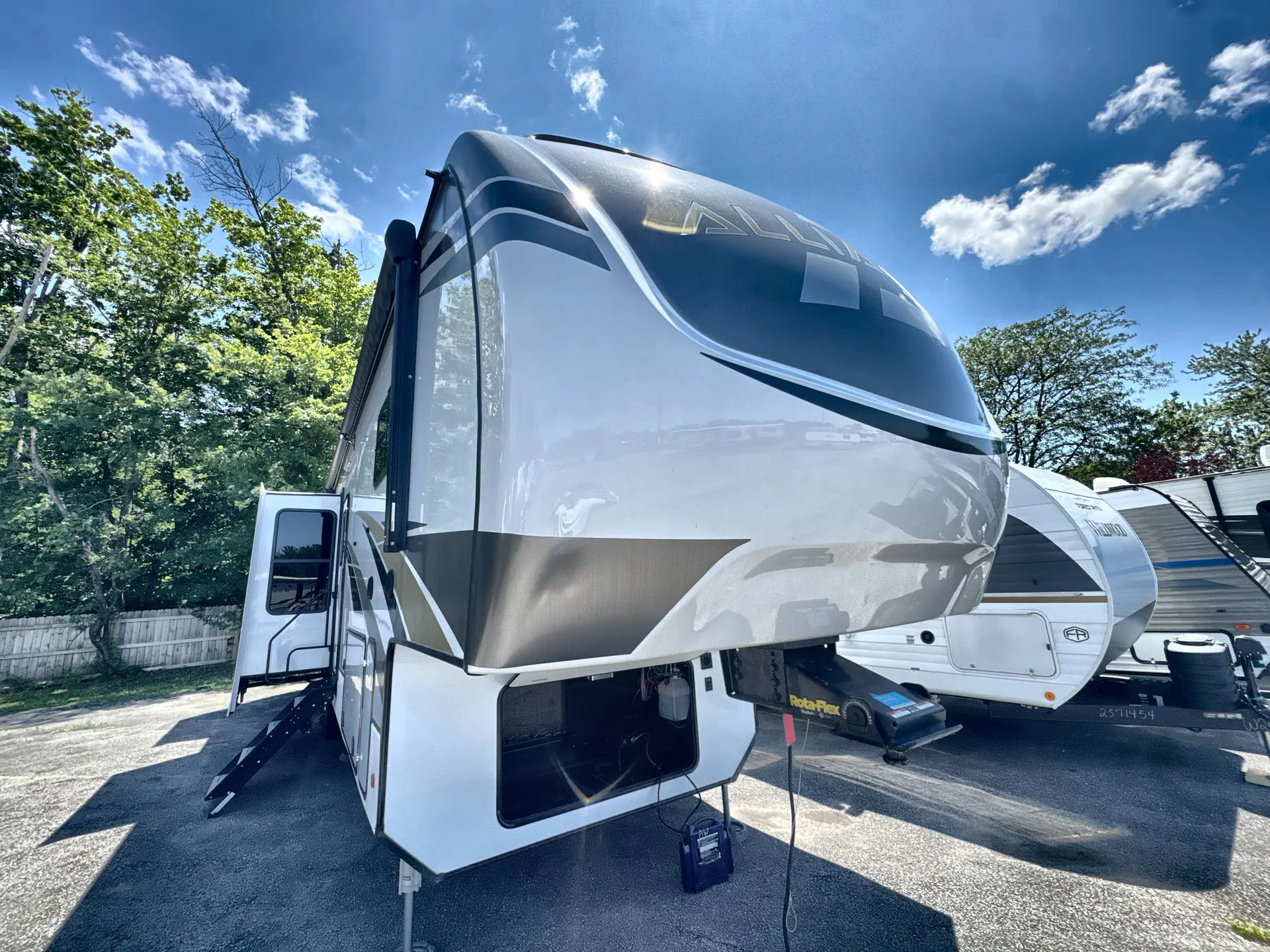 2021 Alliance RV Paradigm 365RD - Photo 2
