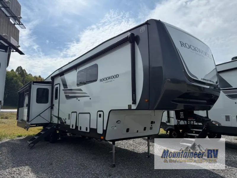 2026 Forest River Rockwood Signature 401SFB - Photo 3