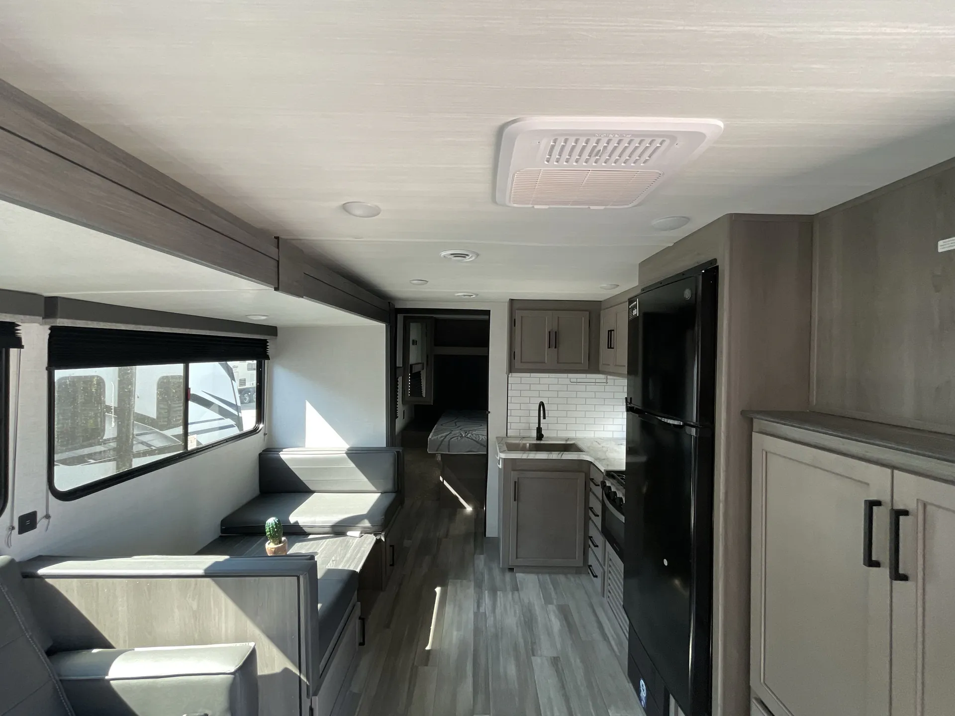 2024 Keystone Hideout 24RBS — living area main