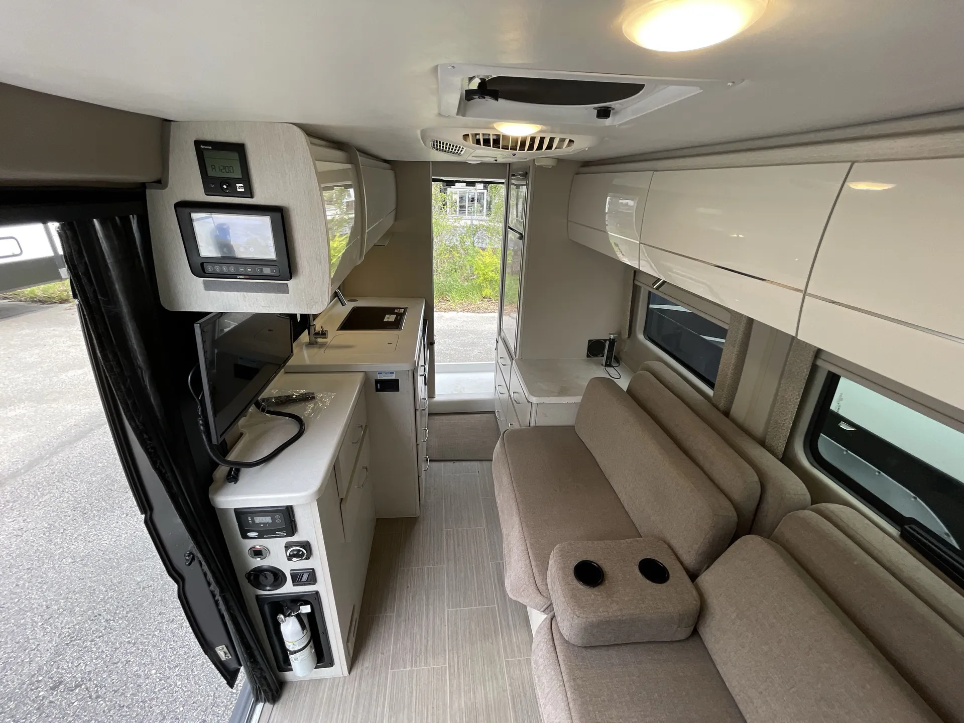 2022 Thor Motor Coach Tellaro 20K — living area main