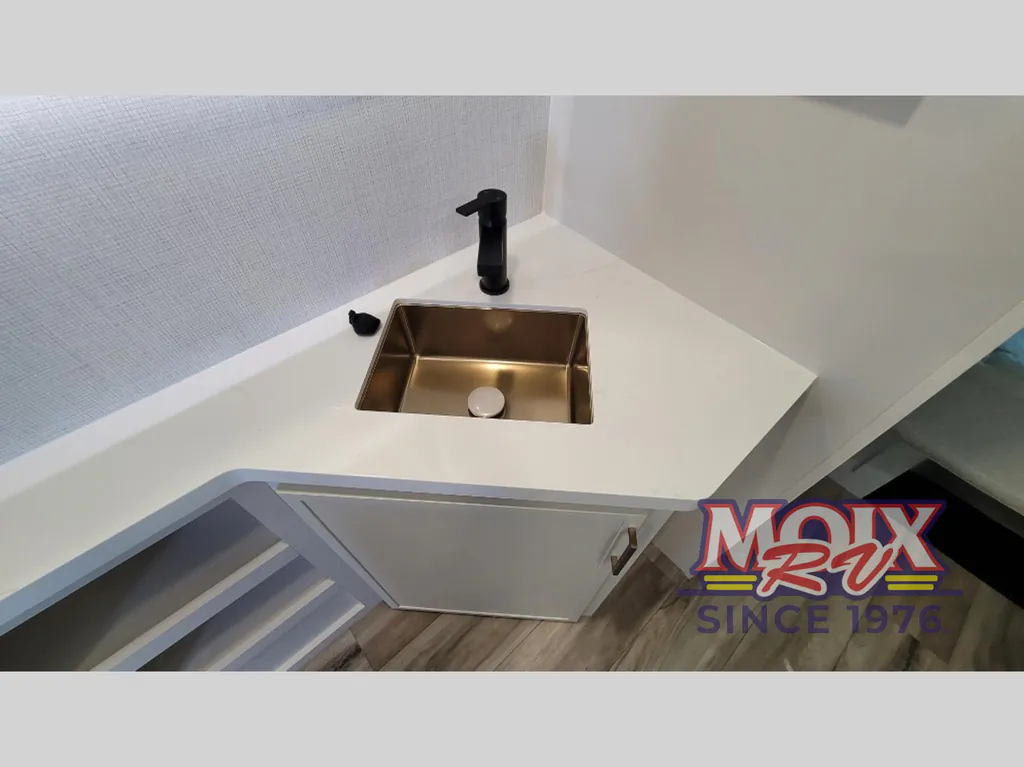 2027 Brinkley Model I 290, Photos photo 16