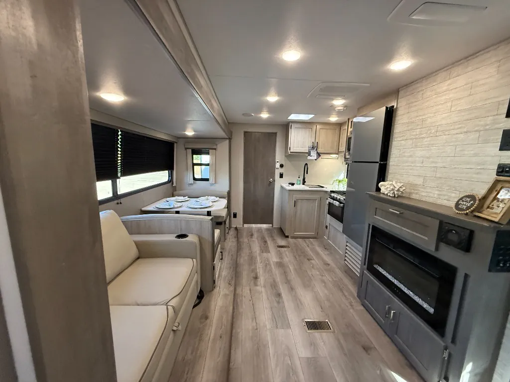 2026 Coachmen Catalina Legacy Edition 333DORM, Photos photo 17
