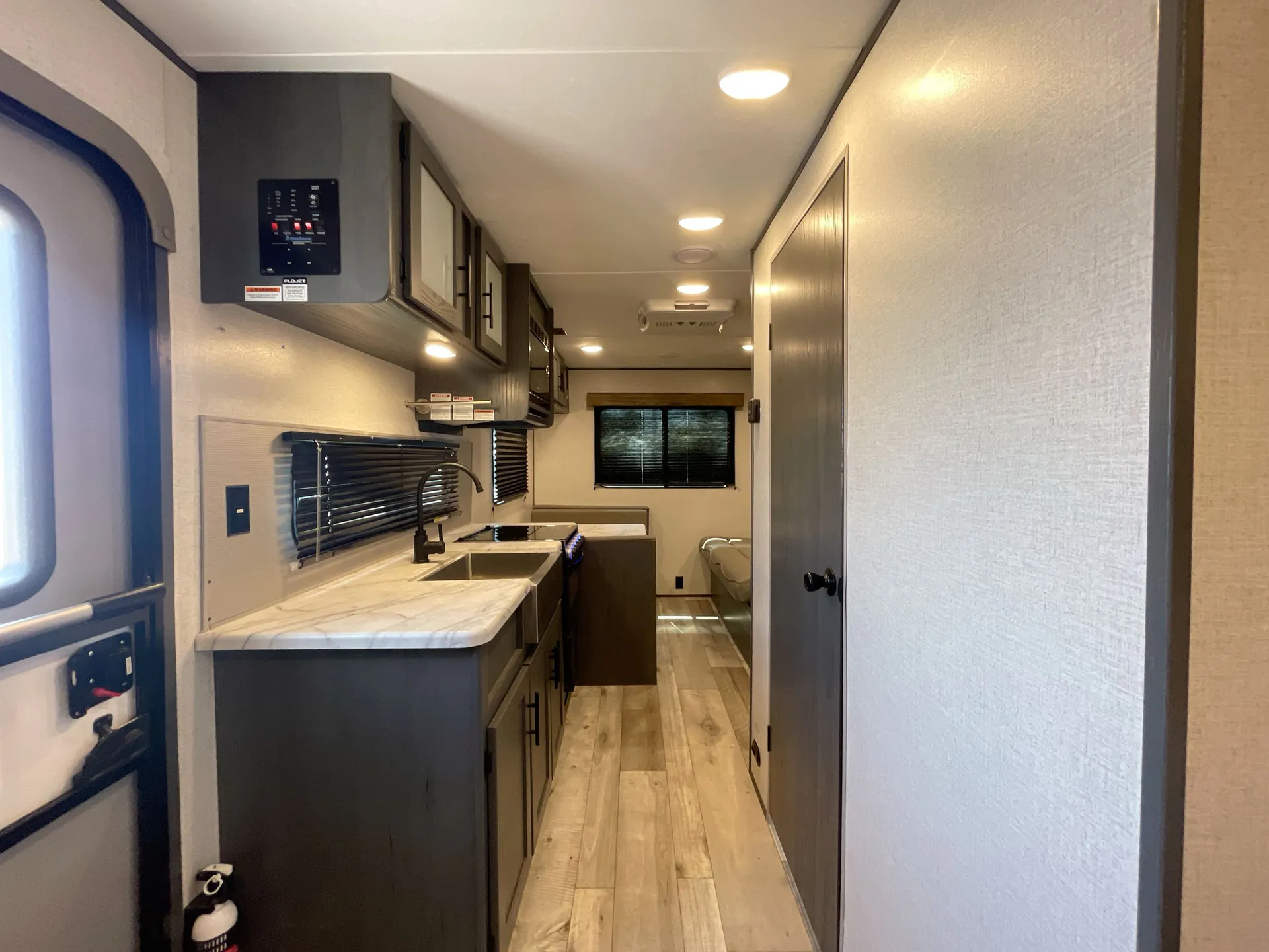 2021 Dutchmen Aspen Trail 2180RDWE — living area main
