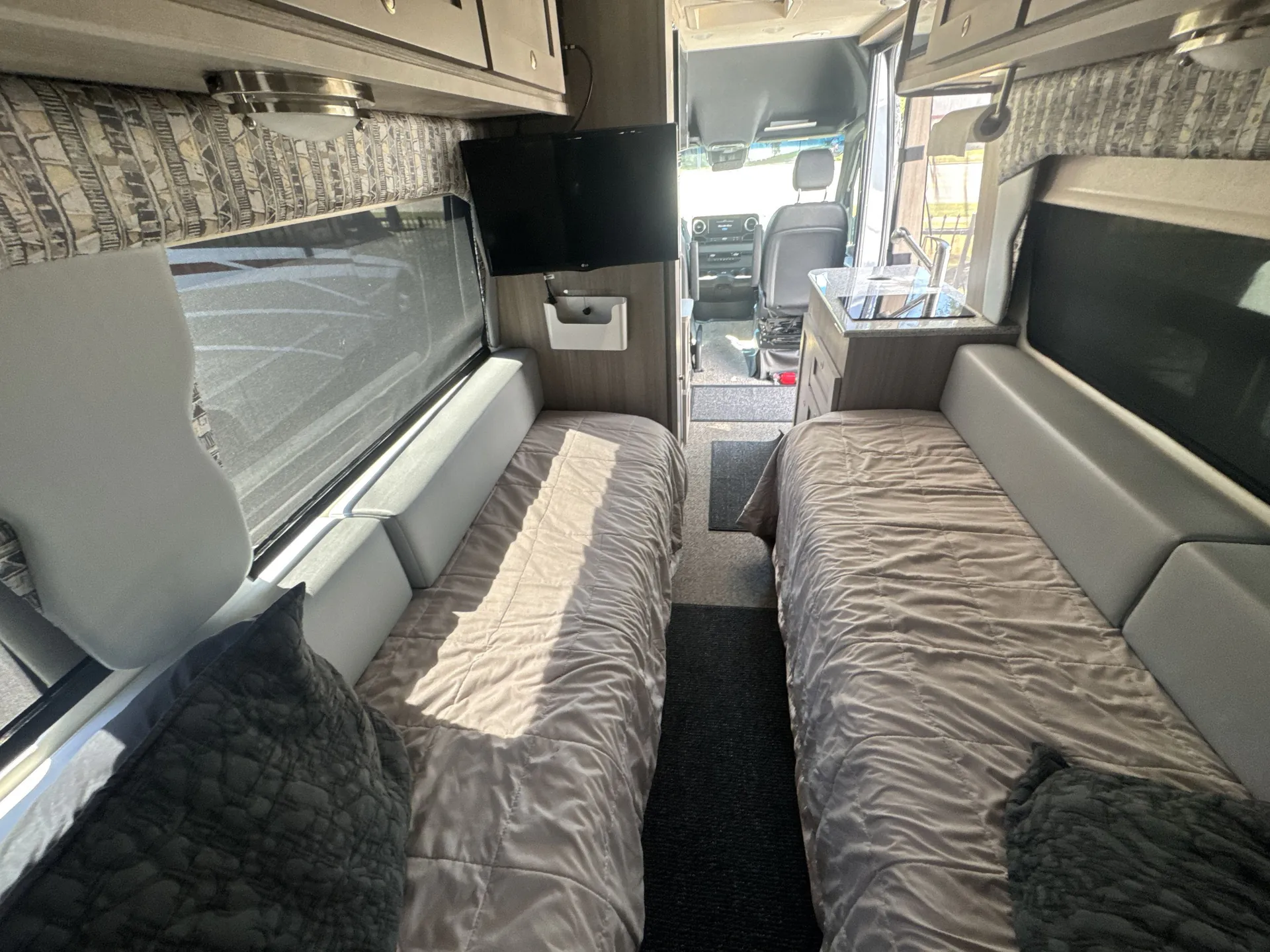 2021 Coach House Arriva 24 TB — living area main