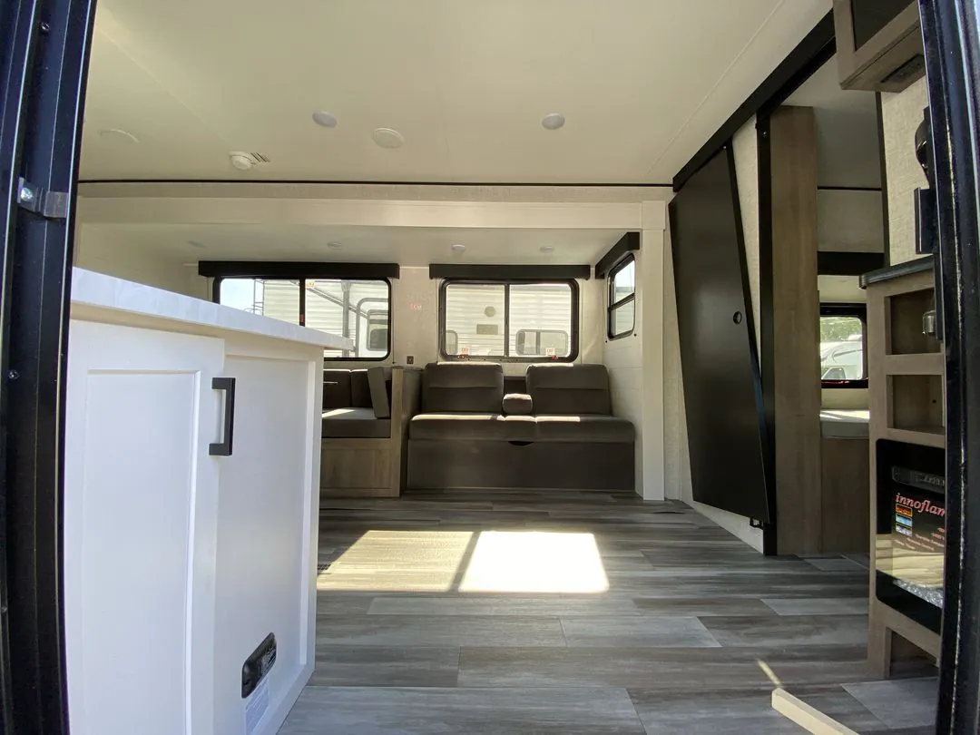 2025 Jayco Jay Flight SLX 380DQS - Photo 4