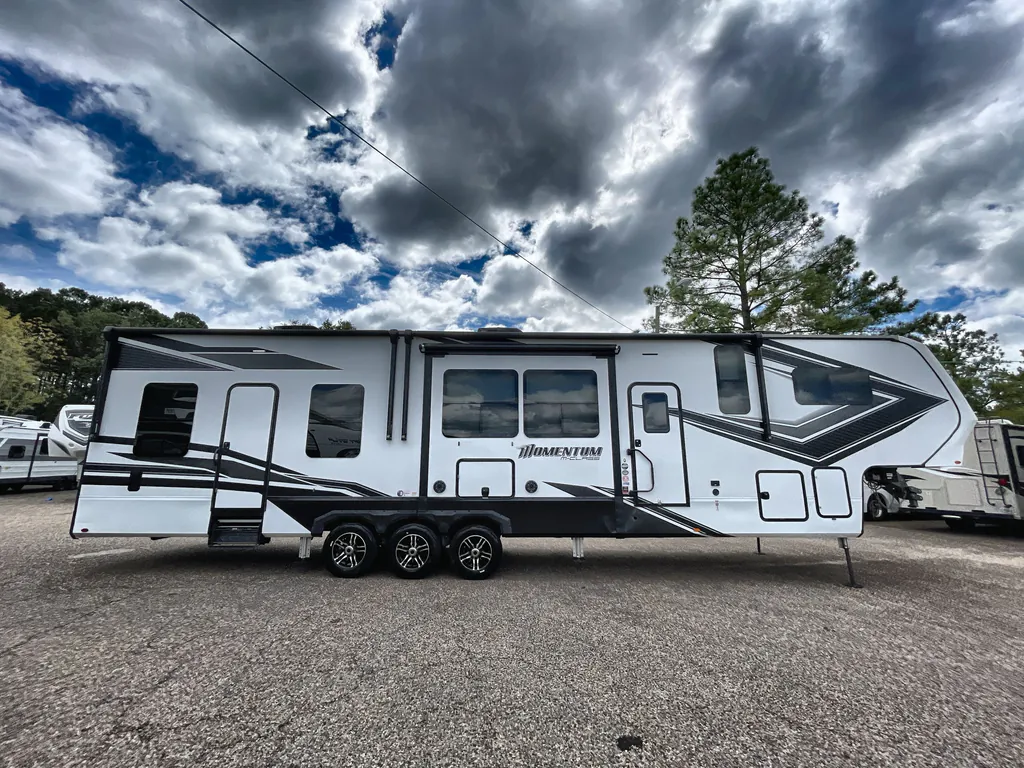 2022 Grand Design Momentum 381M, Photos photo 5