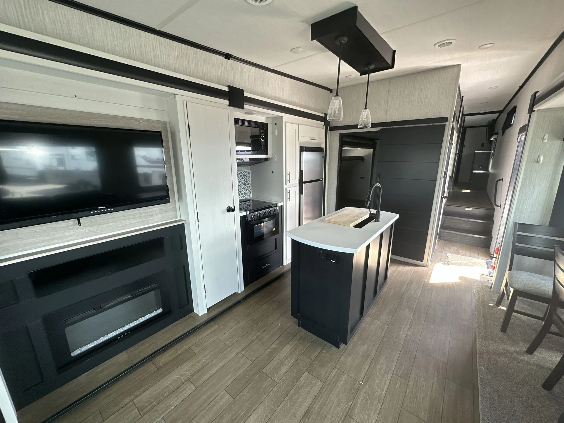2022 Forest River Wildcat 369MBL — living area main