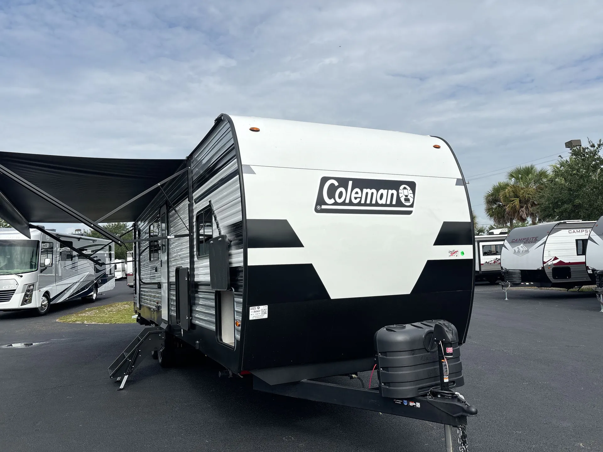 2027 Keystone Coleman Lantern 28BHS dealer photo 1 from Camping World