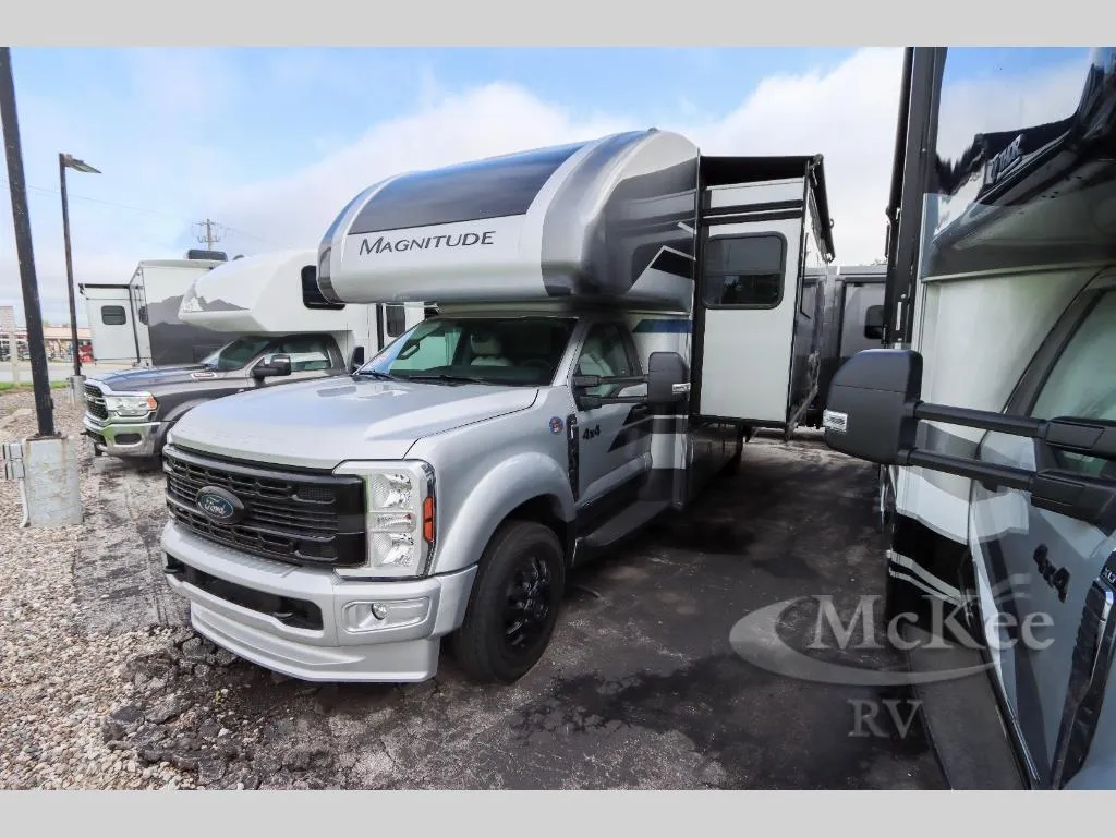 2026 Thor Motor Coach Magnitude S29 - Photo 4