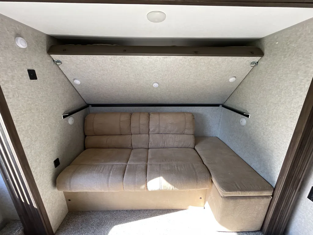 2019 Forest River Cherokee 304BH, Photos photo 15
