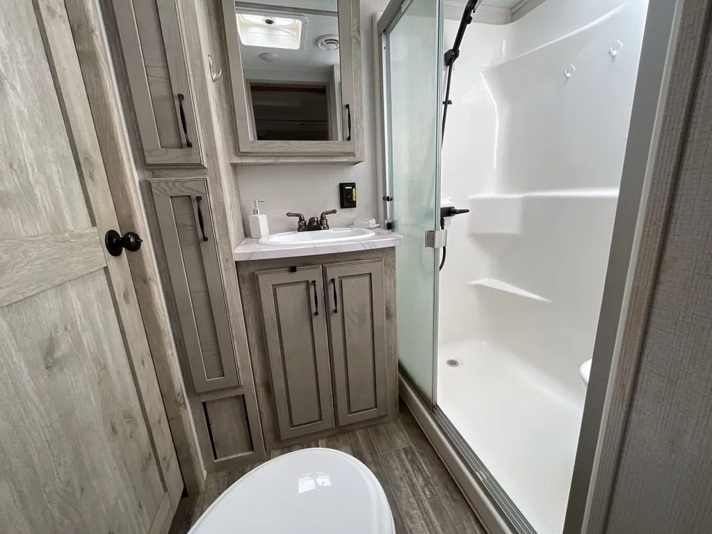 2023 Keystone Avalanche 390DS, Photos photo 19